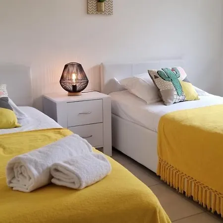 Appt. Dans Pour 4/6 Pers, Avec Piscine Апартаменты *